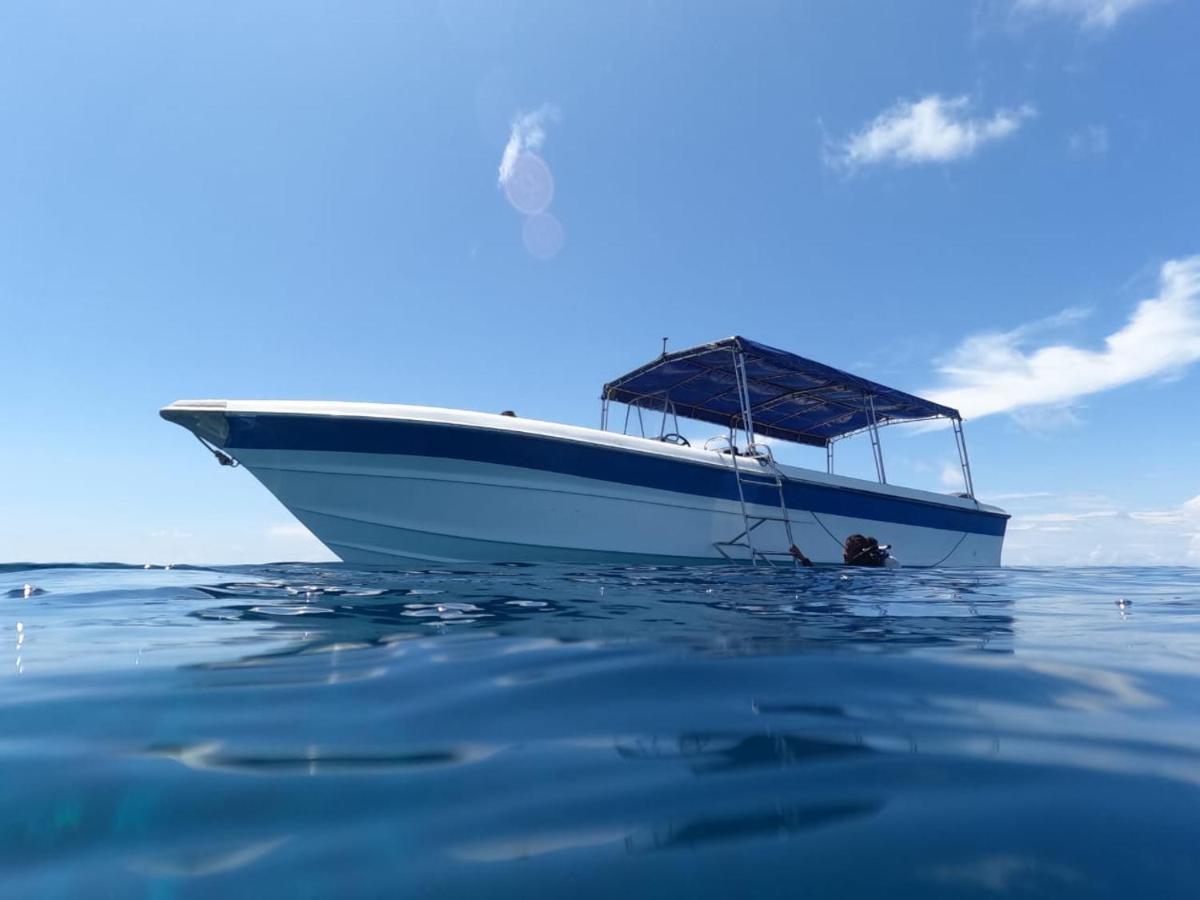 Maratua Dive Center And Lodge Maratua Island Exterior photo